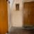 4 - Kostel ve Vazanech - detail poskozeni omitek na obvodove stene v interieru v blizkosti vstupu me